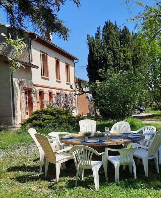 Maison De Famille Avec Parc Arbore Montauban Exteriör bild